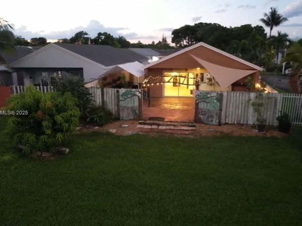 14950 SW 75th Ter, Miami FL 33193