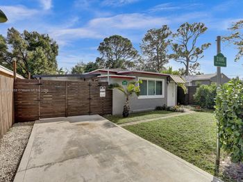 1106 NW 7th Ter