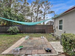 1106 NW 7th Ter, Fort Lauderdale FL 33311