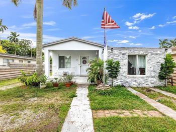 110 NE 9th Ct