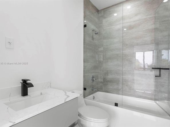 3430 SW 2nd St, Miami FL 33135