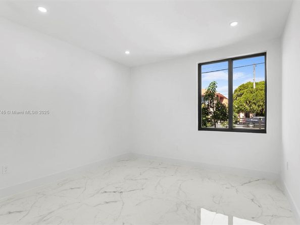 3430 SW 2nd St, Miami FL 33135