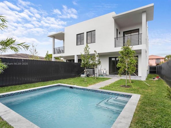 3430 SW 2nd St, Miami FL 33135