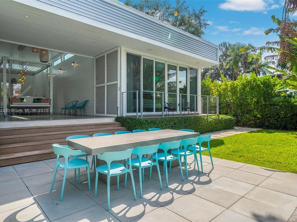 1000 NE Little River Dr, Miami FL 33138