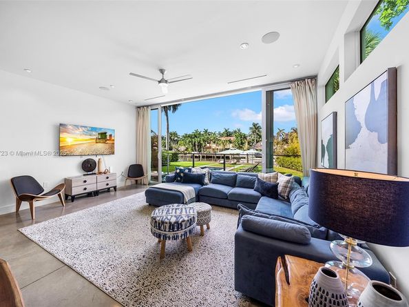 1000 NE Little River Dr, Miami FL 33138
