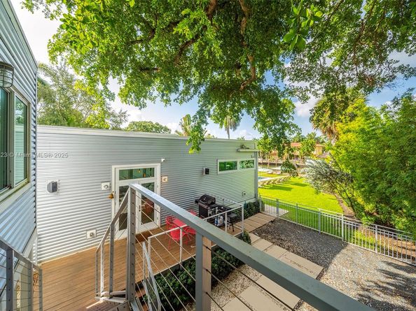 1000 NE Little River Dr, Miami FL 33138