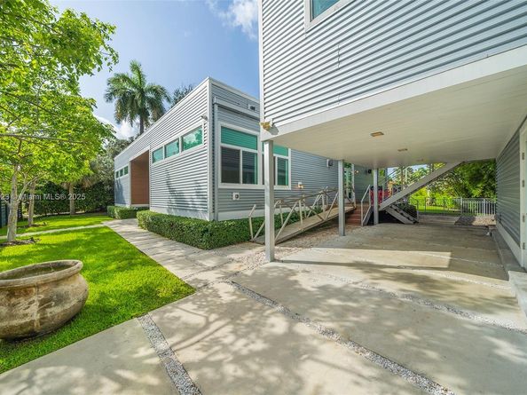 1000 NE Little River Dr, Miami FL 33138