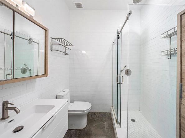 1000 NE Little River Dr, Miami FL 33138