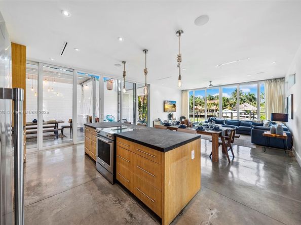 1000 NE Little River Dr, Miami FL 33138