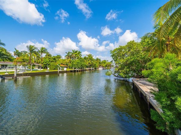 1000 NE Little River Dr, Miami FL 33138