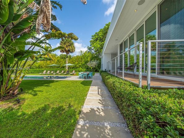 1000 NE Little River Dr, Miami FL 33138