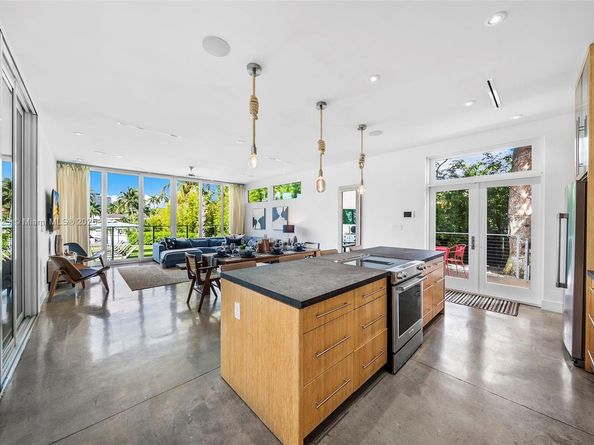 1000 NE Little River Dr, Miami FL 33138