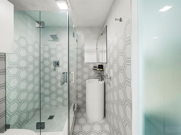 1000 NE Little River Dr, Miami FL 33138