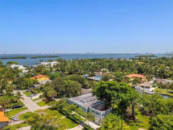 1000 NE Little River Dr, Miami FL 33138