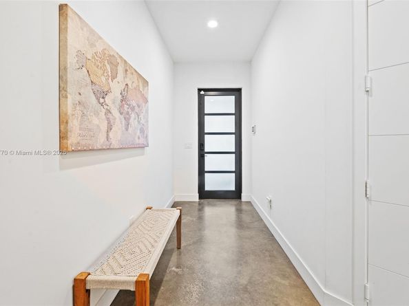 1226 NE 11th Ave, Fort Lauderdale FL 33304