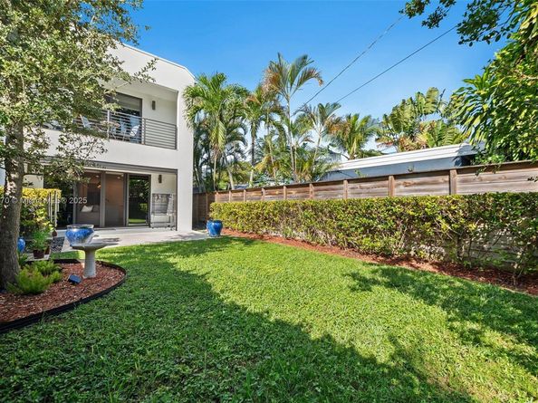 1226 NE 11th Ave, Fort Lauderdale FL 33304