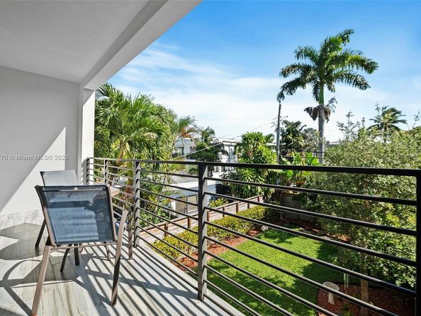 1226 NE 11th Ave, Fort Lauderdale FL 33304