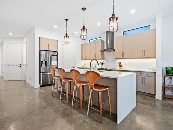 1226 NE 11th Ave, Fort Lauderdale FL 33304