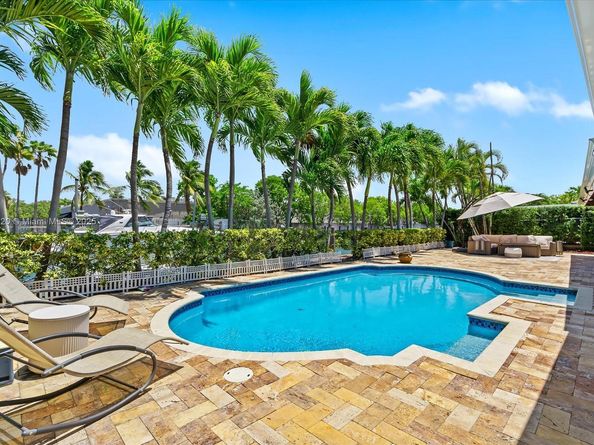 3220 NE 164th St, North Miami Beach FL 33160