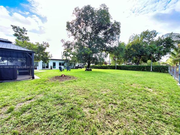 6340 W 14th Ave, Hialeah FL 33012