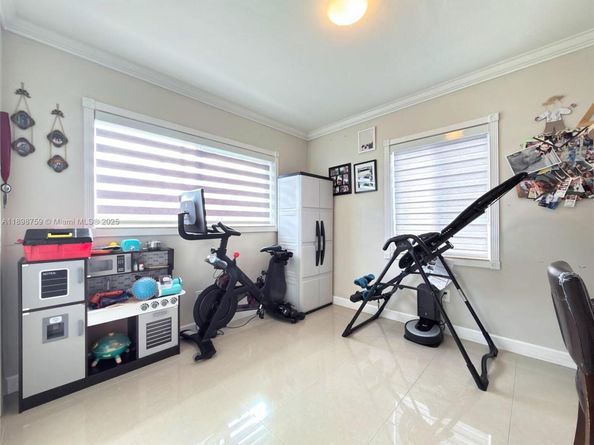 6340 W 14th Ave, Hialeah FL 33012