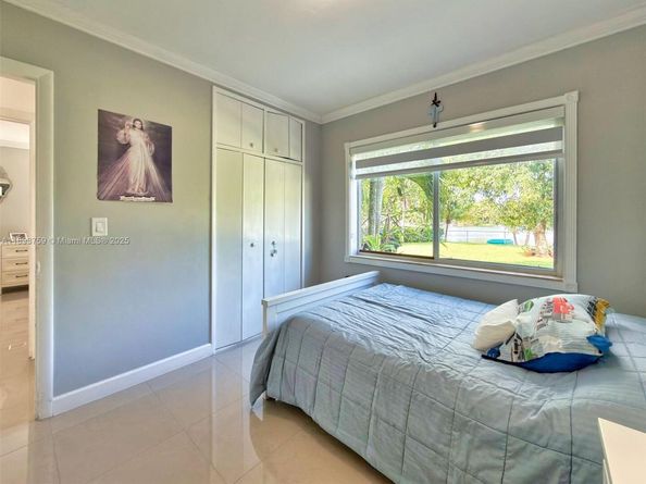 6340 W 14th Ave, Hialeah FL 33012