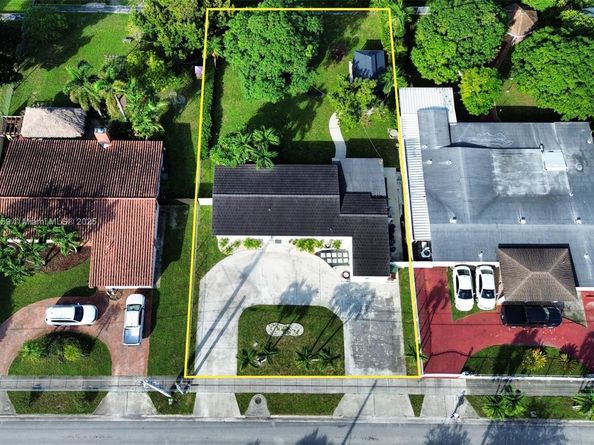 6340 W 14th Ave, Hialeah FL 33012