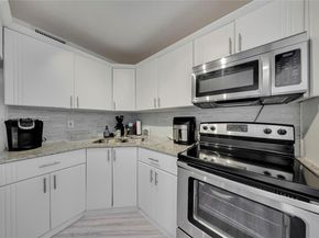 111 Golden Isles Dr G4, Hallandale Beach FL 33009