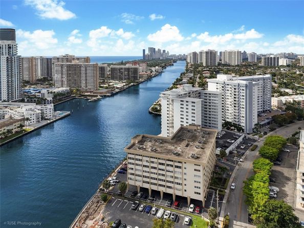 111 Golden Isles Dr G4, Hallandale Beach FL 33009