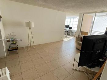 9460 Live Oak Pl