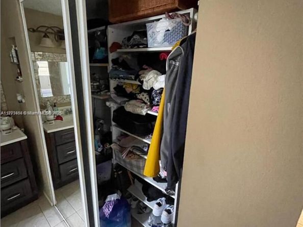 9460 Live Oak Pl 309, Davie FL 33324