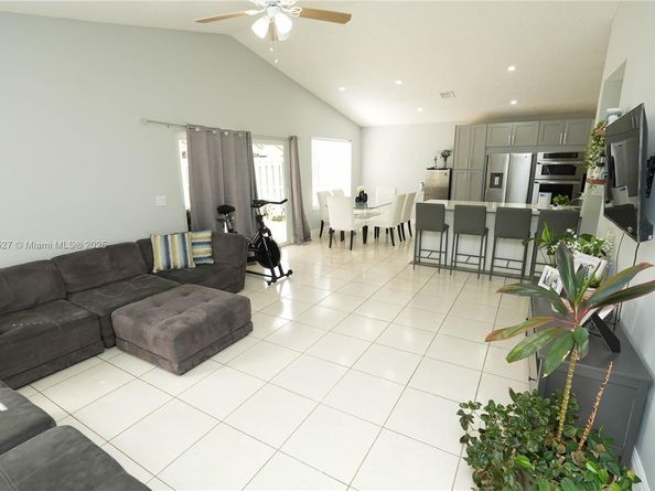 3460 NW 21st St, Coconut Creek FL 33066