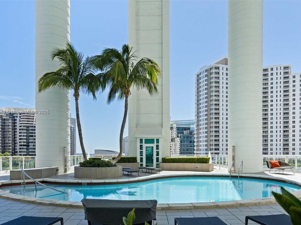 900 Brickell Key Blvd 1502, Miami FL 33131