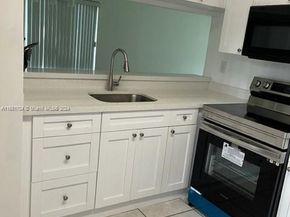 14020 SW 90th Ter 14020, Miami FL 33186