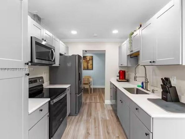 5817 NW 70th Ave, Tamarac FL 33321