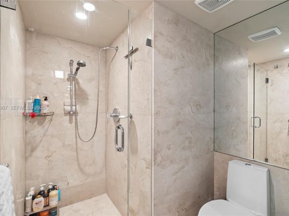 3530 Mystic Pointe Dr 1714, Aventura FL 33180