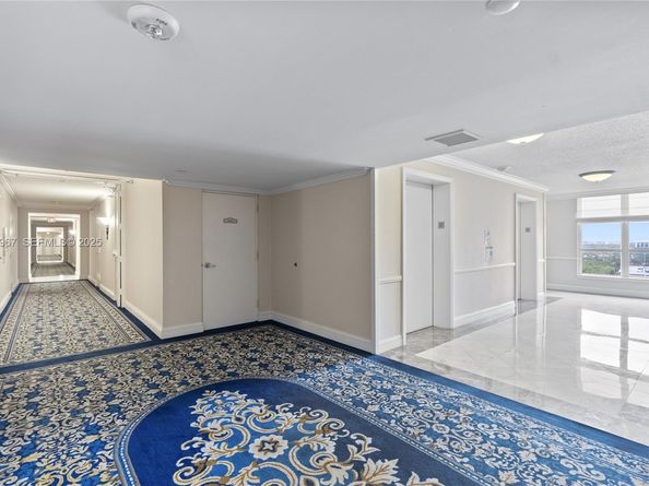 3530 Mystic Pointe Dr 1714, Aventura FL 33180