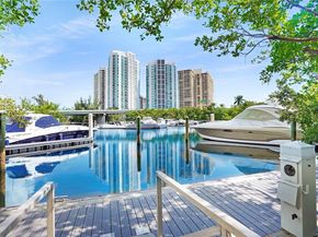 3530 Mystic Pointe Dr 1714, Aventura FL 33180