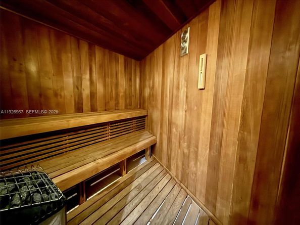 3530 Mystic Pointe Dr 1714, Aventura FL 33180