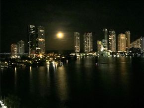 3530 Mystic Pointe Dr 1714, Aventura FL 33180