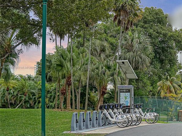 3530 Mystic Pointe Dr 1714, Aventura FL 33180