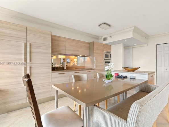 3530 Mystic Pointe Dr 1714, Aventura FL 33180