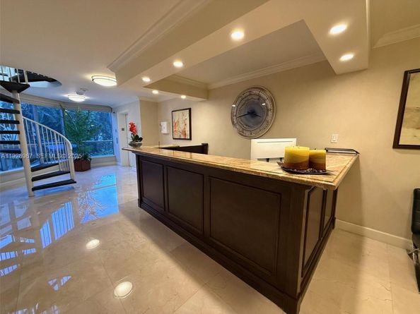 3530 Mystic Pointe Dr 1714, Aventura FL 33180