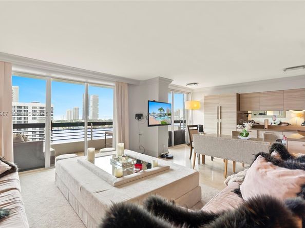 3530 Mystic Pointe Dr 1714, Aventura FL 33180