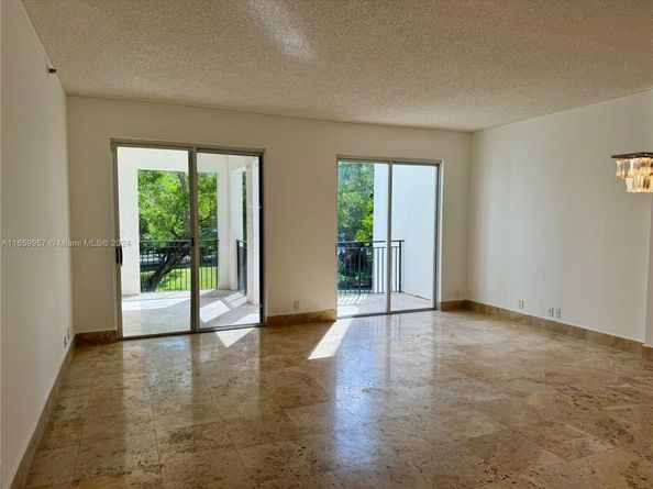 3700 Island Blvd C202, Aventura FL 33160