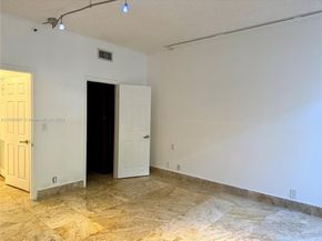 3700 Island Blvd C202, Aventura FL 33160