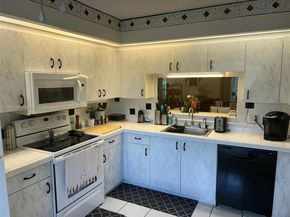 12550 SW 15th St 303E, Pembroke Pines FL 33027