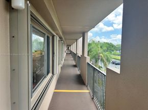 12550 SW 15th St 303E, Pembroke Pines FL 33027
