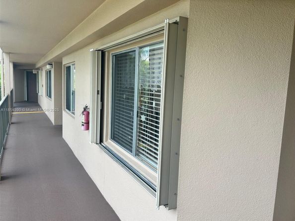 12550 SW 15th St 303E, Pembroke Pines FL 33027