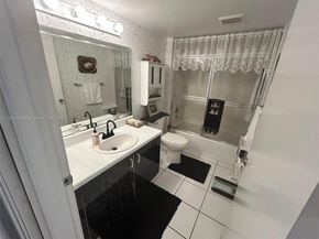 12550 SW 15th St 303E, Pembroke Pines FL 33027
